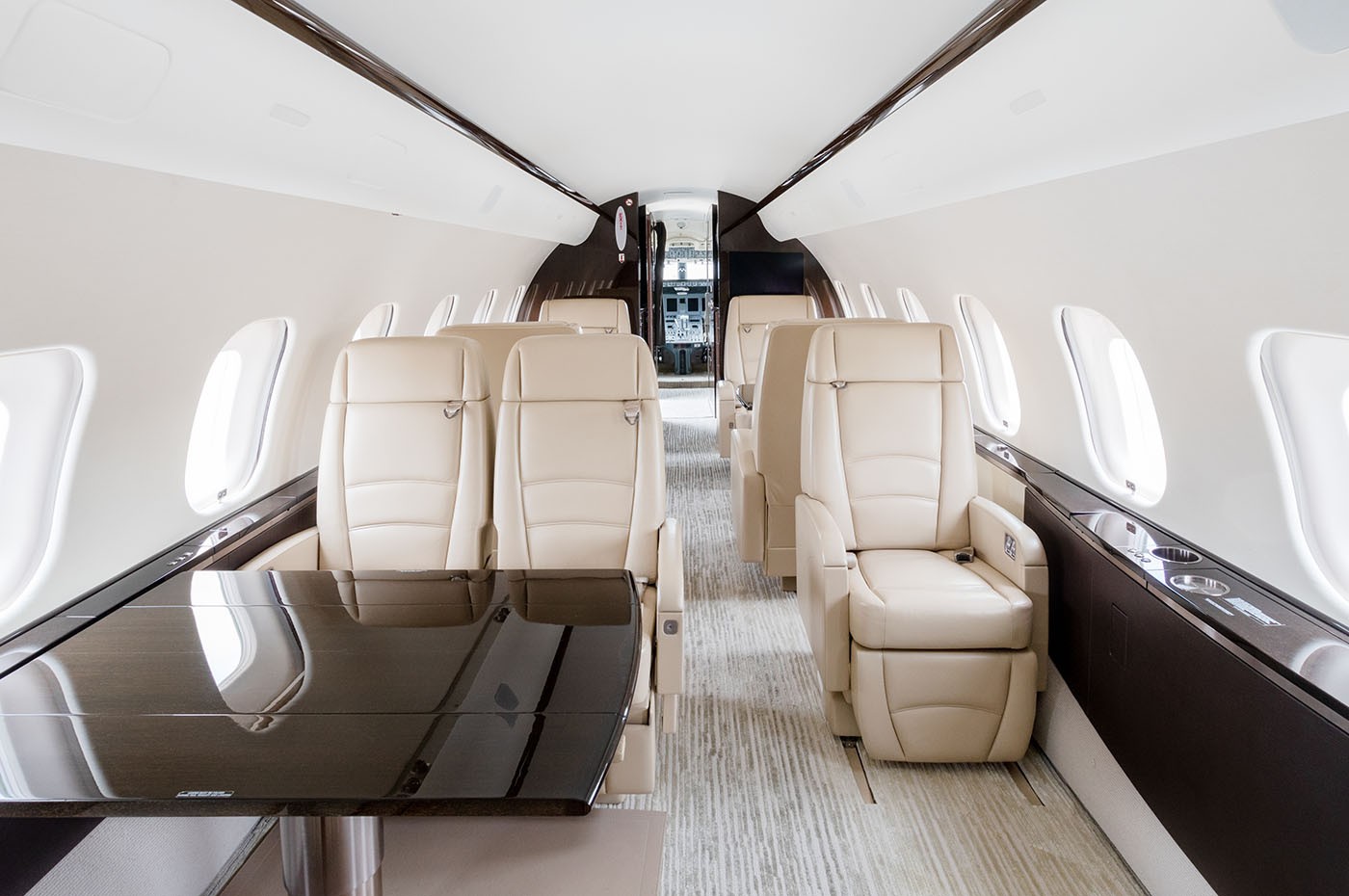 Global 5000 9398 Interior 1