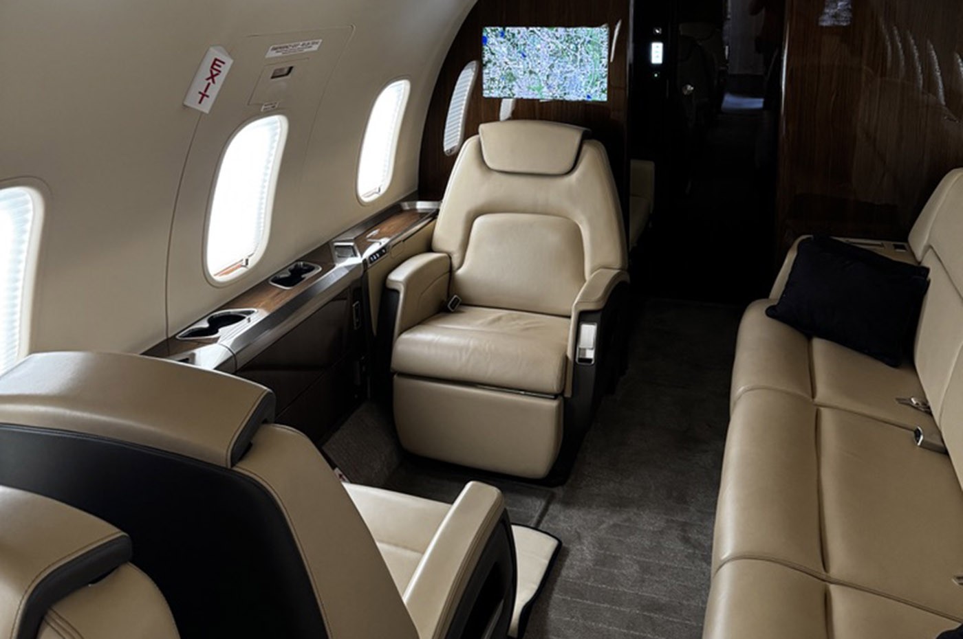 Challenger 350 S/N 20791 Cabin 2